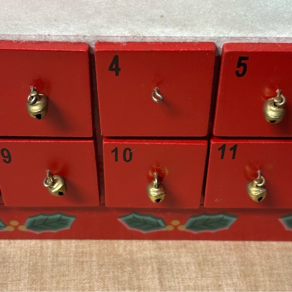 Santa’s Christmas Sleigh Wooden Advent Calendar Countdown  Decor 24 Drawer’s - Picture 2 of 8